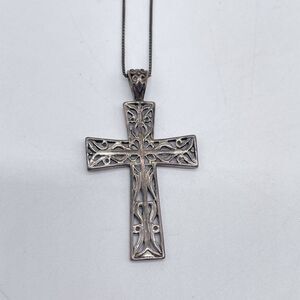 Vintage 925 Sterling Silver Filigree Cross Pendant Necklace 25” Box Chain